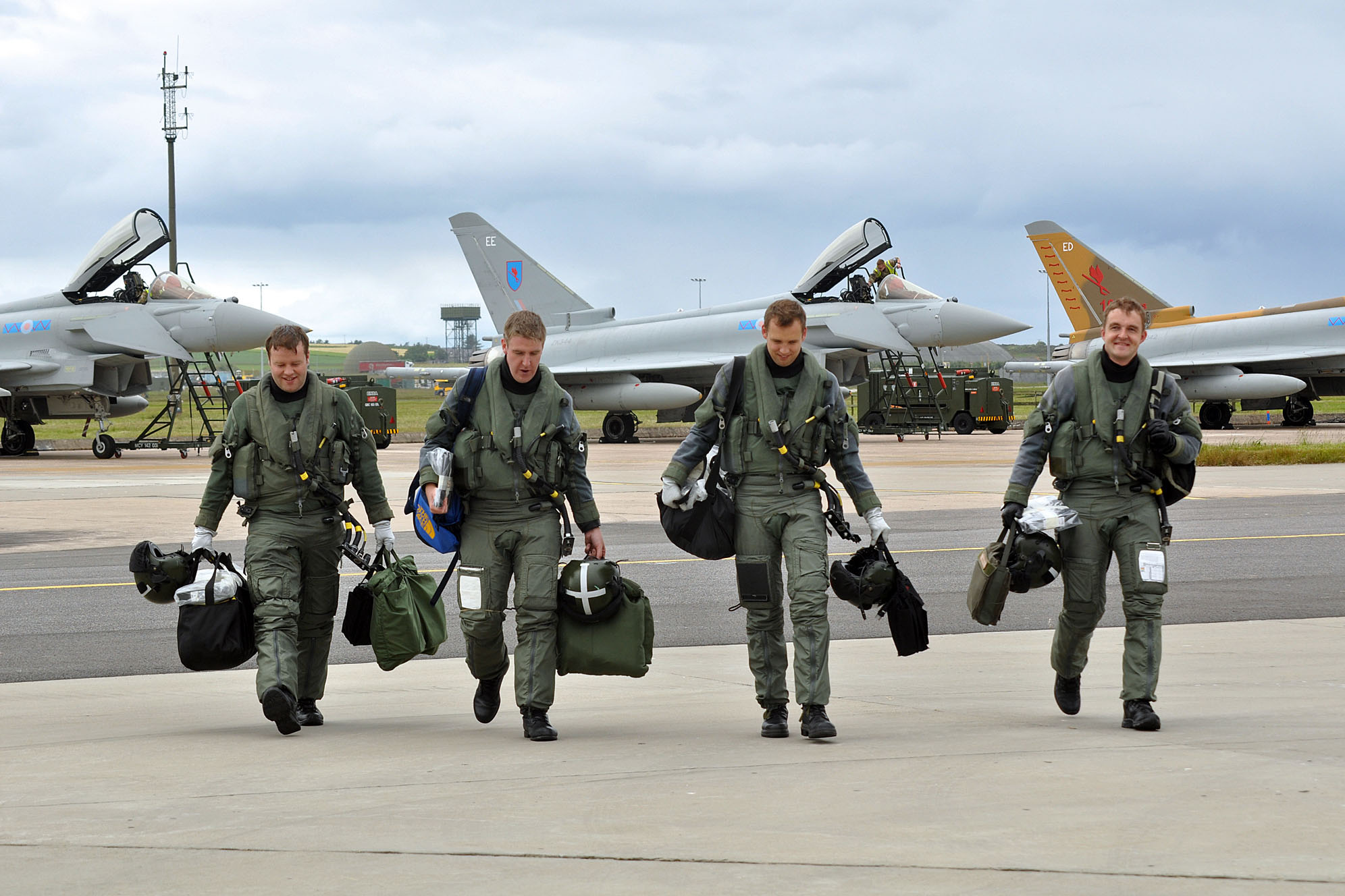 6-squadron-eurofighter-typhoon-pilots-aeroresource